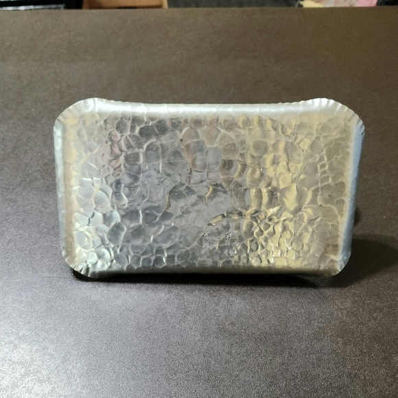 Vintage Continental hammered aluminum bread tray - Picture 2 of 2